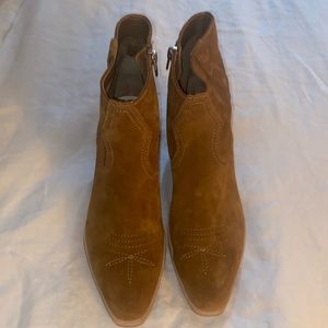 Dolce vita brown suede western boots